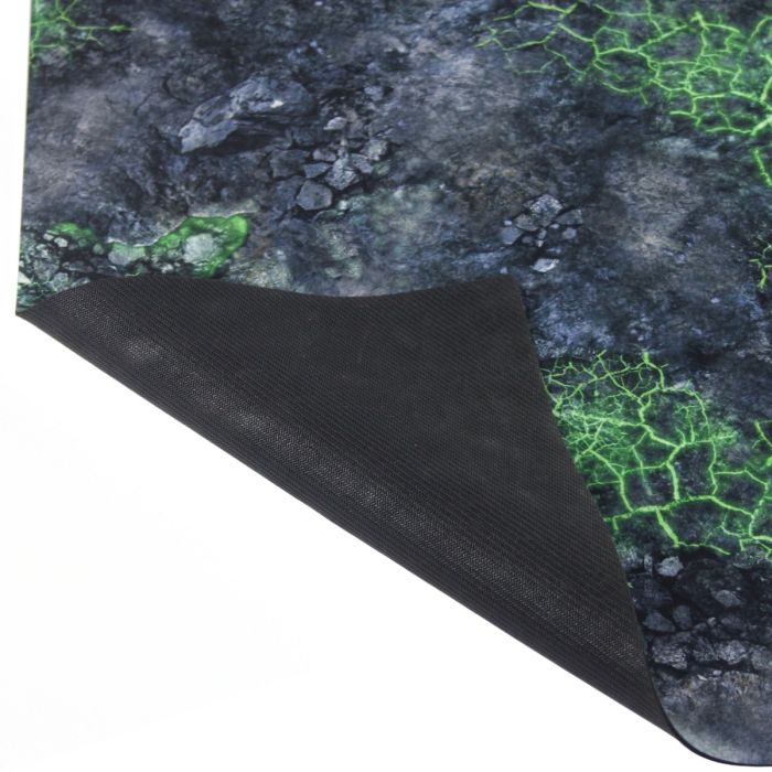 Green Blight Battlefield – Tapis de jeu en caoutchouc simple face 44″x60″ / 112 x 152 cm